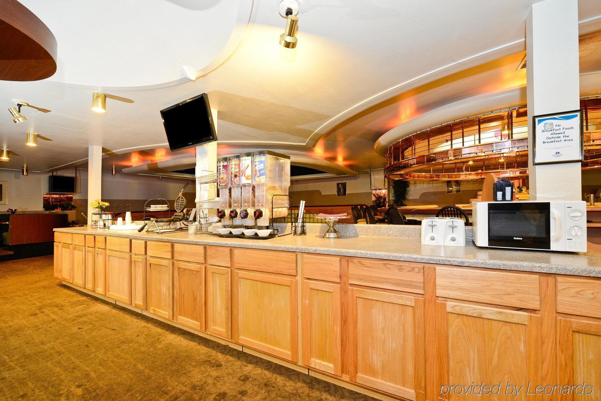 Howard Johnson By Wyndham Saint Joseph Benton Harbor Restaurant foto