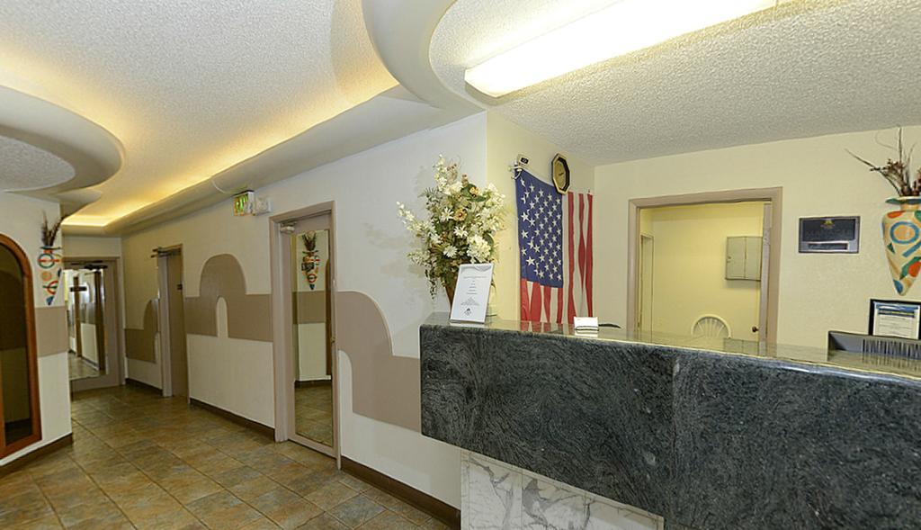 Howard Johnson By Wyndham Saint Joseph Benton Harbor Exterior foto