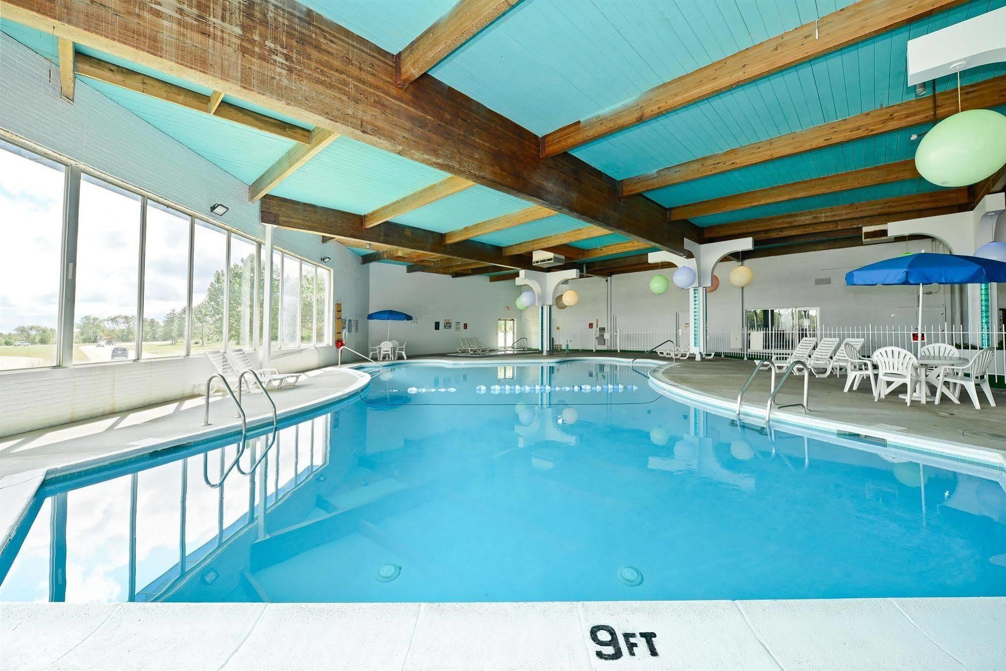 Howard Johnson By Wyndham Saint Joseph Benton Harbor Einrichtungen foto